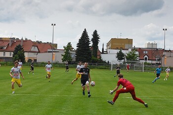 >Podział punktów po zaciętym boju