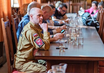 >Sesja RM, czyli zażarta dyskusja o porcie i ankietach