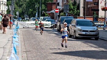 >Gorący bieg rocznicowy na Starym Mieście