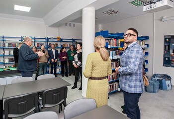 >Słoneczna  z nową biblioteką