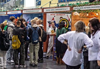 >Praca, edukacja i ludzie