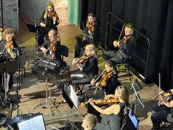 >Owacje na stojąco podczas inauguracji V edycji Elbląg Music Masterclass