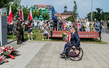 >Tak elblążanie obchodzili Święto Wojska Polskiego