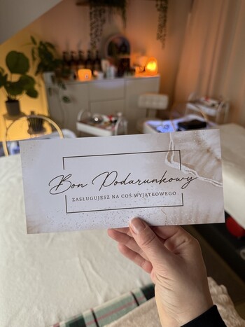 >Nie masz pomysłu na Mikołajki? Postaw na voucher pełen relaksu w Head Spa Studio