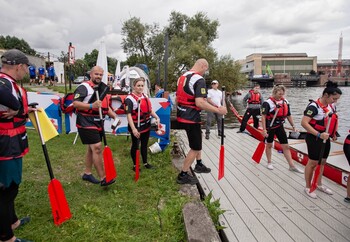 >Smocze regaty na elbląskiej rzece