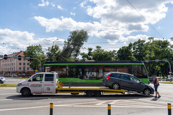 > Zderzenie z tramwajem