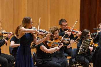 >Mozart i dyplomanci Akademii Muzycznej