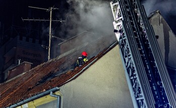 >Pożar pustostanu przy Odrodzenia