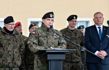 >Wielonarodowa dywizja z nowym dowódcą