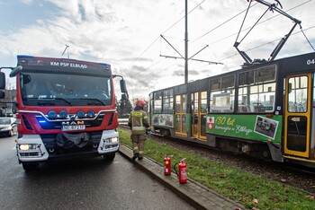 >Kolizja z tramwajem