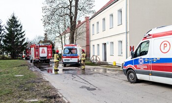 >Pożar przy Stawidłowej. Mieszkańcy ewakuowani